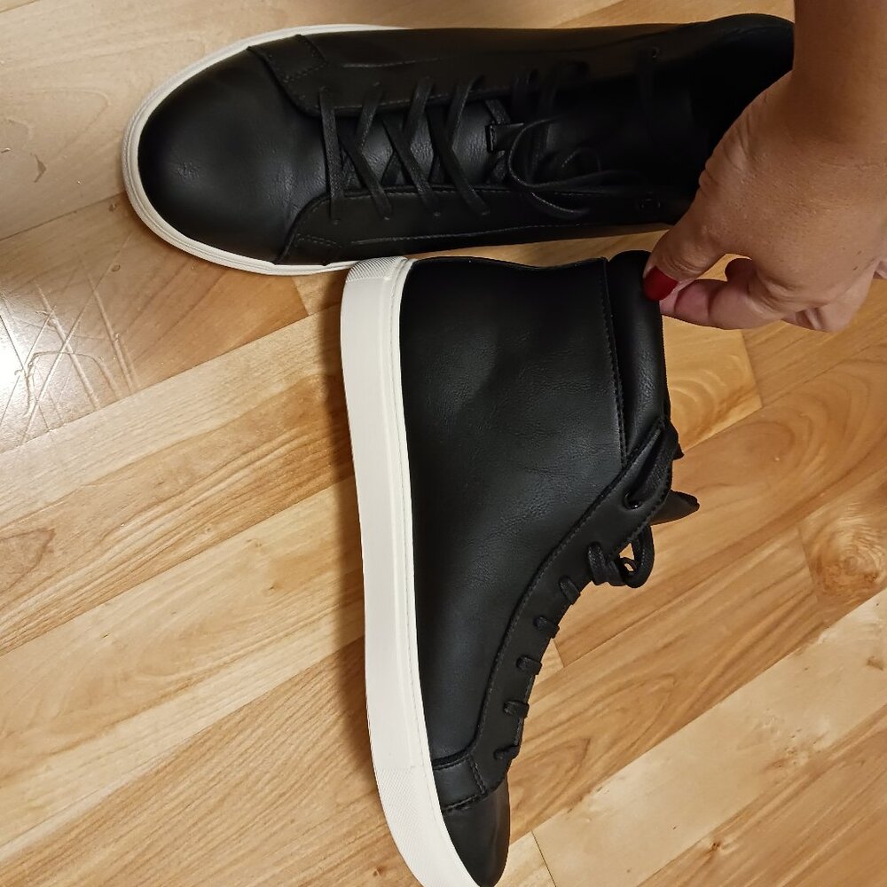 Goodfellow Black Show